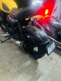 Yezdi Scrambler Single Tone