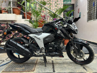 Black TVS Apache RTR 160 4V
