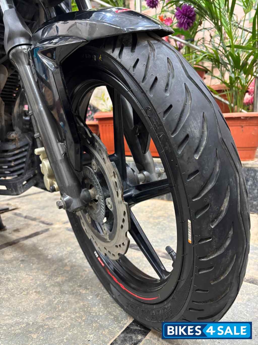 Black TVS Apache RTR 160 4V