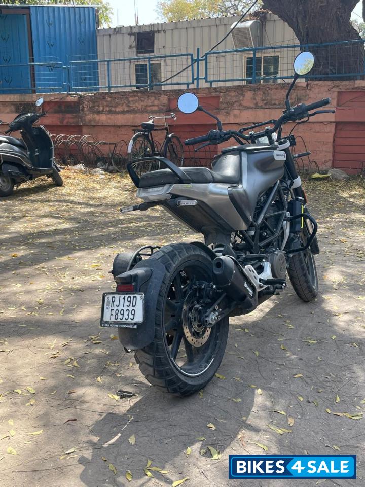 Husqvarna Svartpilen 250 2022