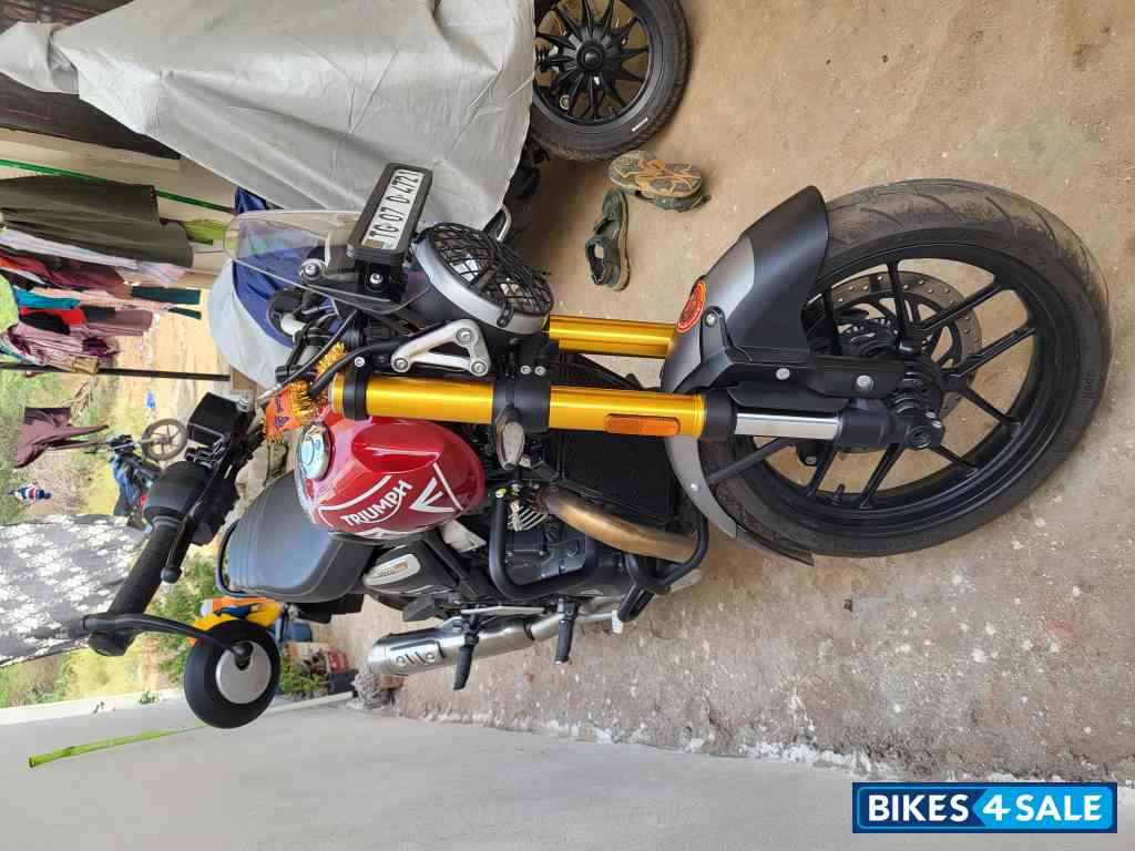 Red Triumph Speed 400