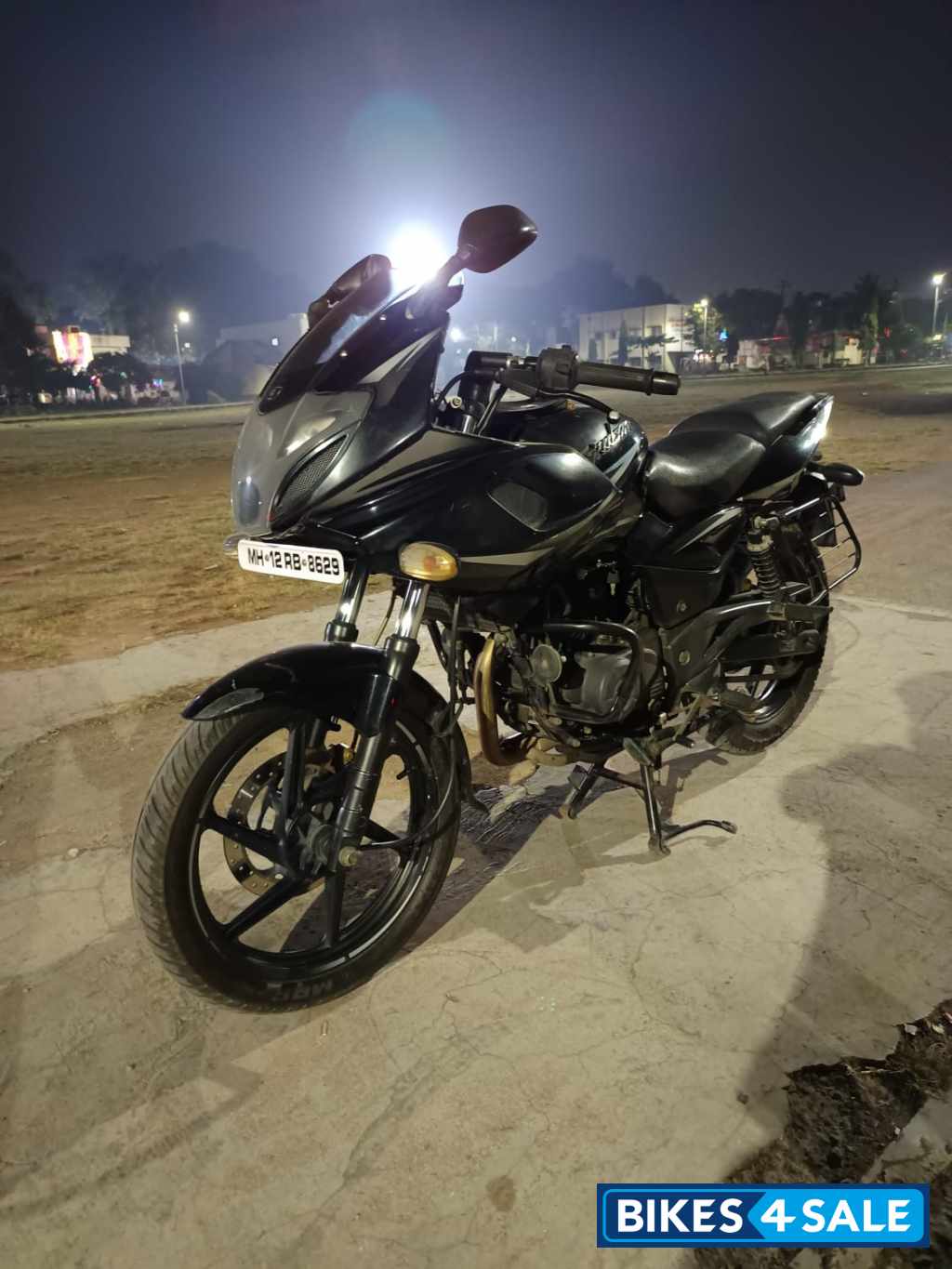 Black Bajaj Pulsar 220F