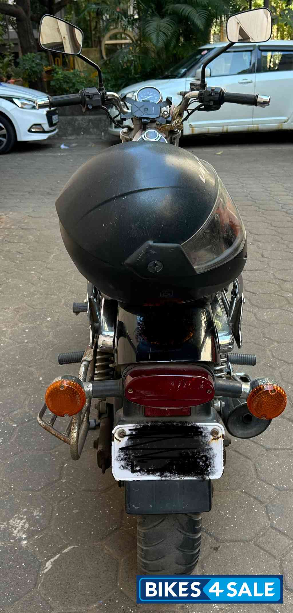 Bajaj Avenger 220 DTS-i