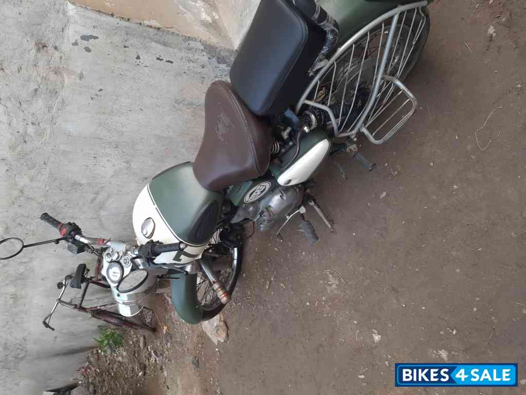 Grey Royal Enfield Classic 350