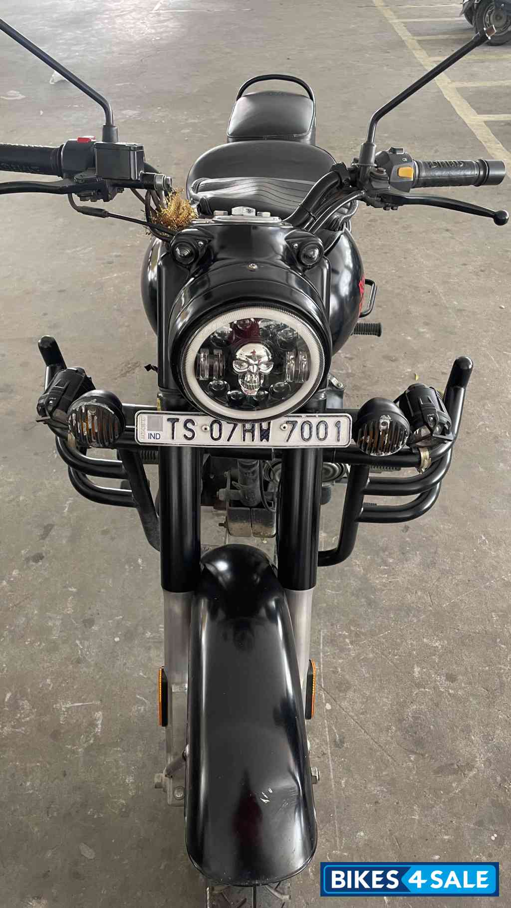 Royal Enfield Classic Stealth Black