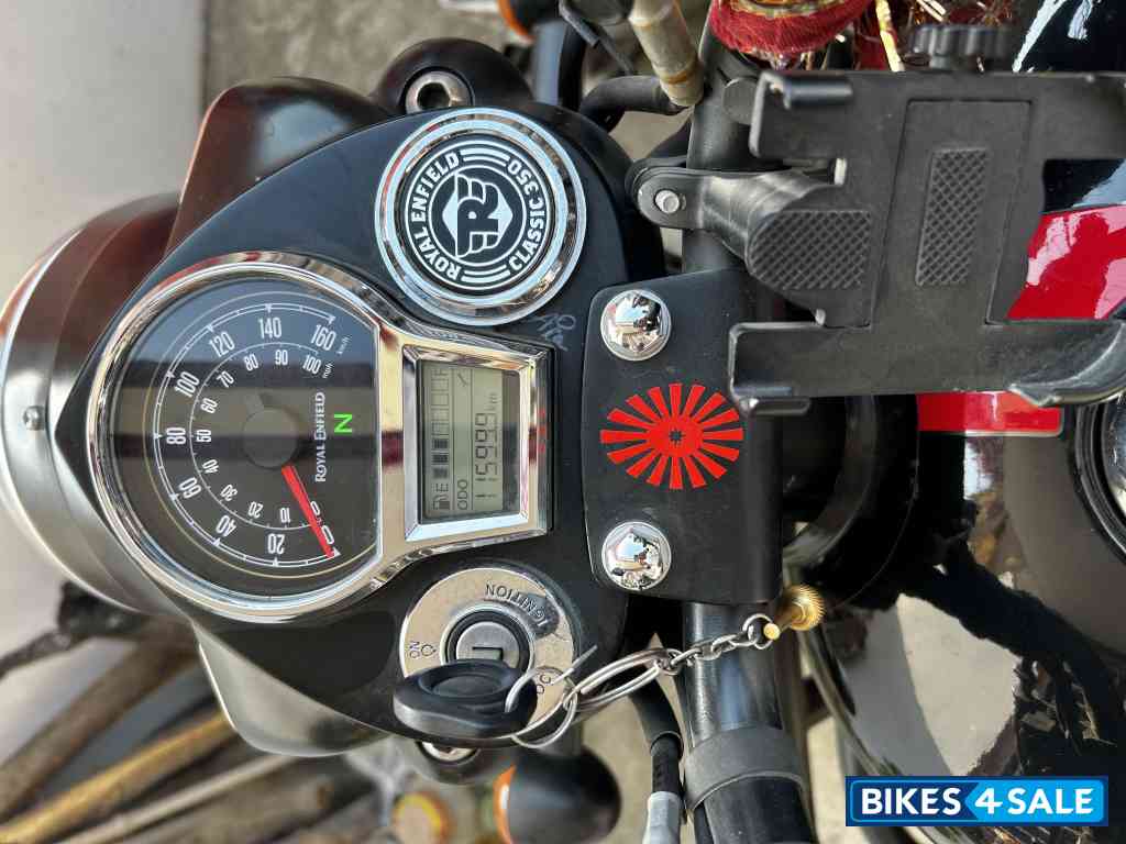 Black Royal Enfield Classic 350 Dual Channel BS6