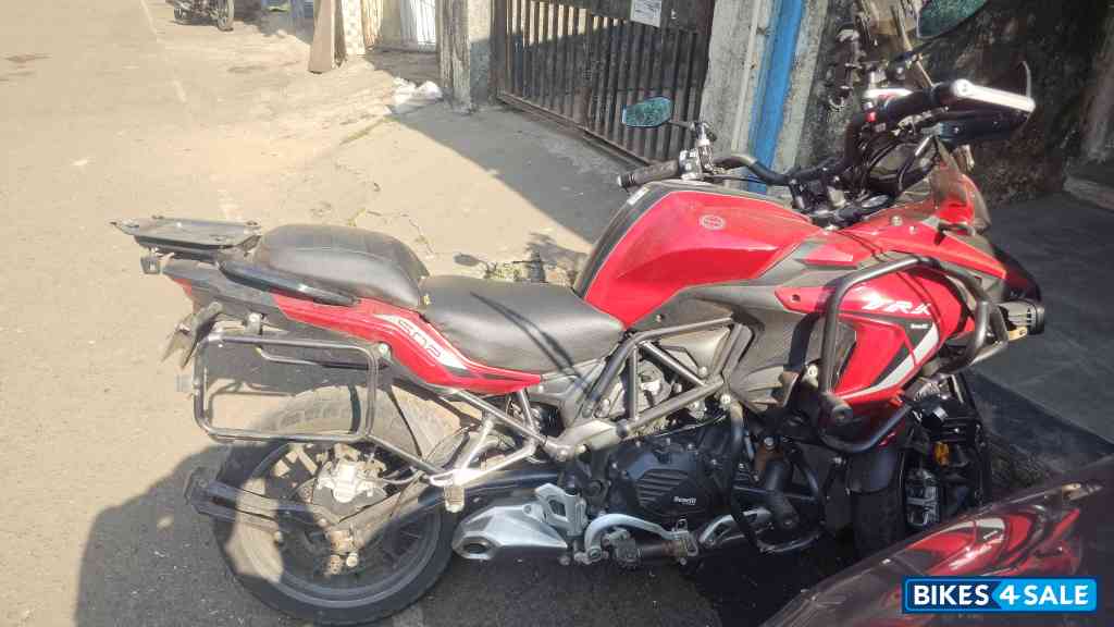 Red Benelli TRK 502 BS6