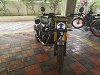 Phantom Black Triumph Speed 400