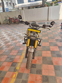 Phantom Black Triumph Speed 400