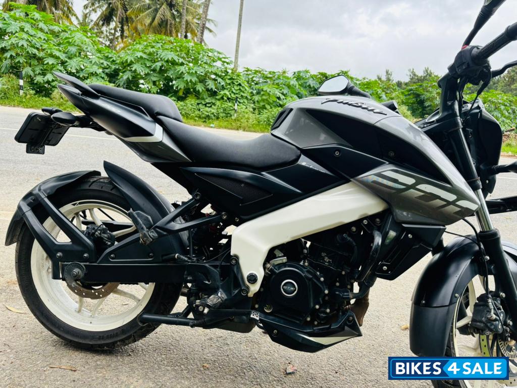 Pewter Grey Bajaj Pulsar NS 200 BS6