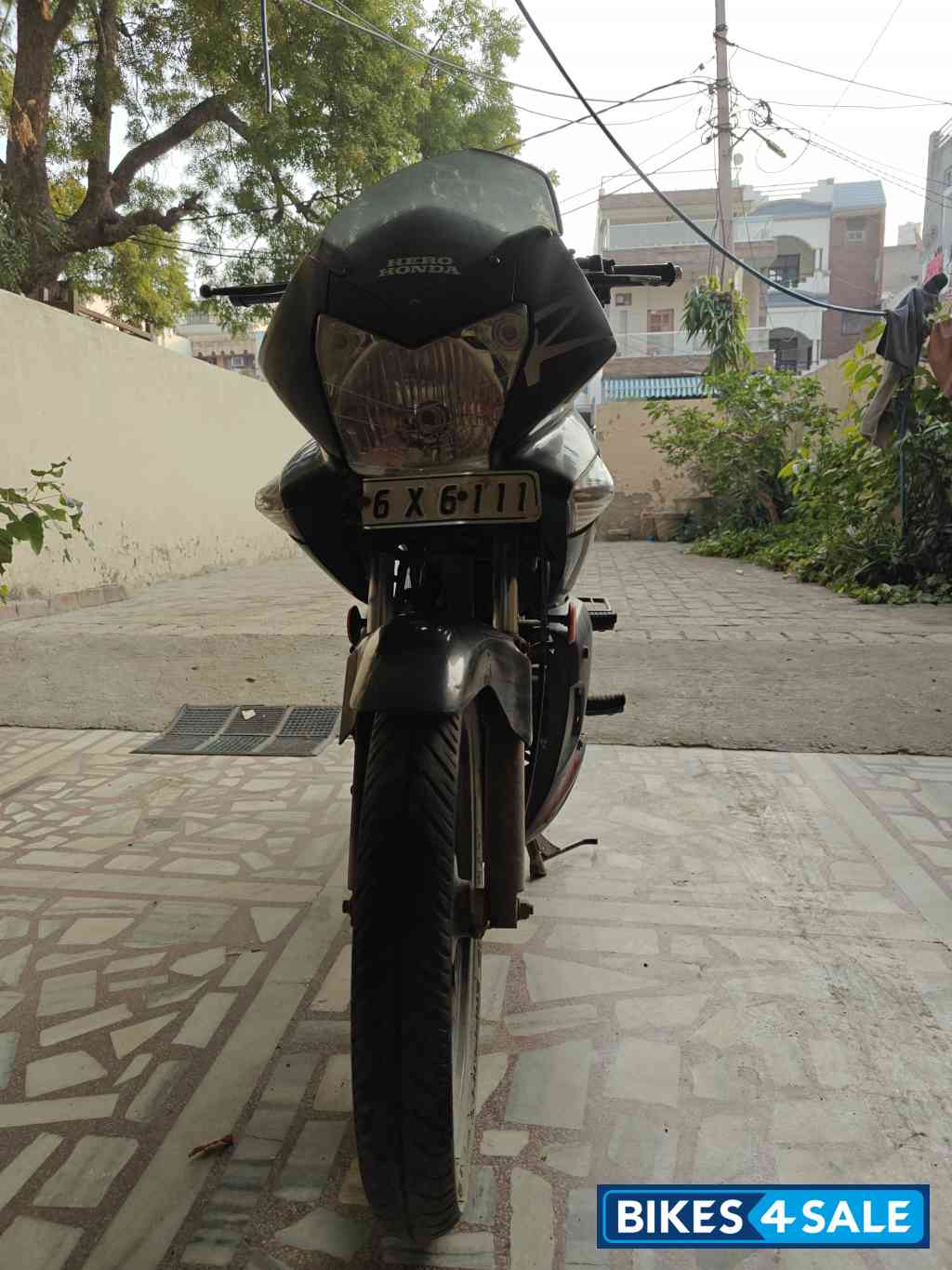 Black Hero Karizma R