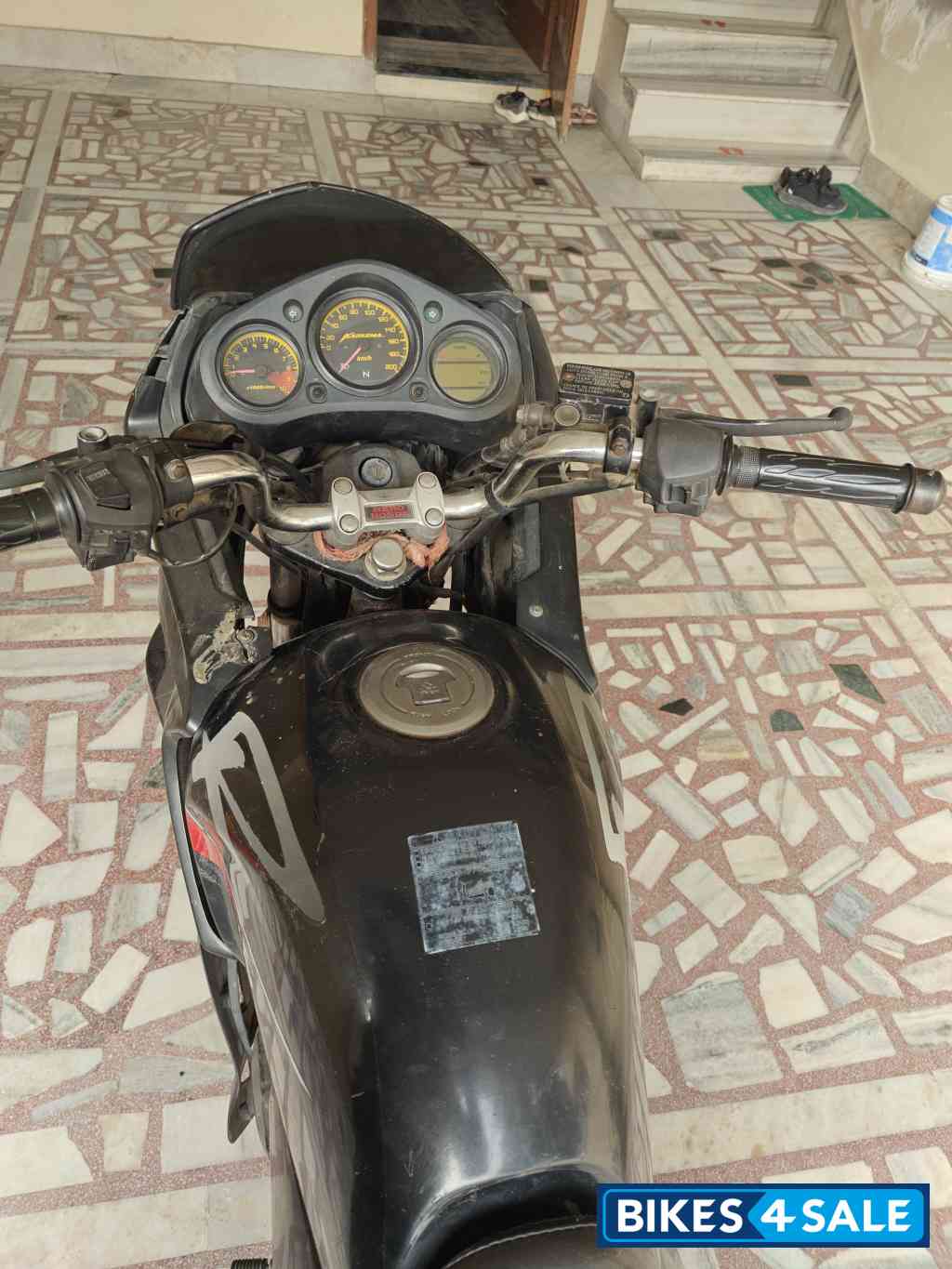 Black Hero Karizma R