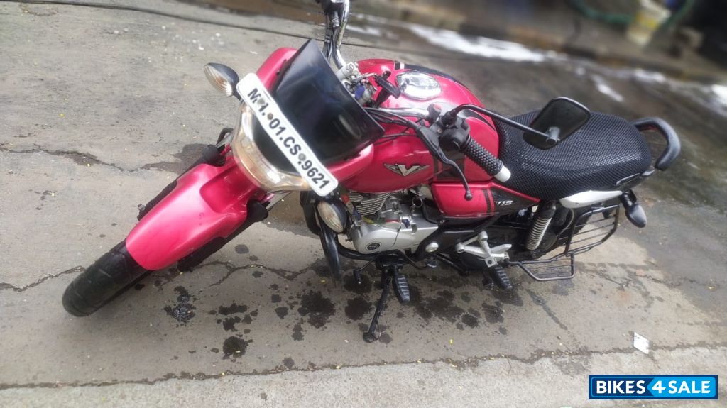 Bajaj V15