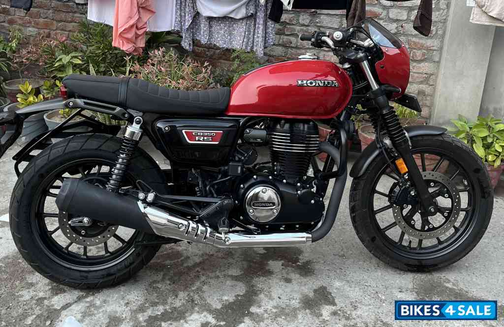 Red Metalic Honda 2023 CB350RS DLX Pro