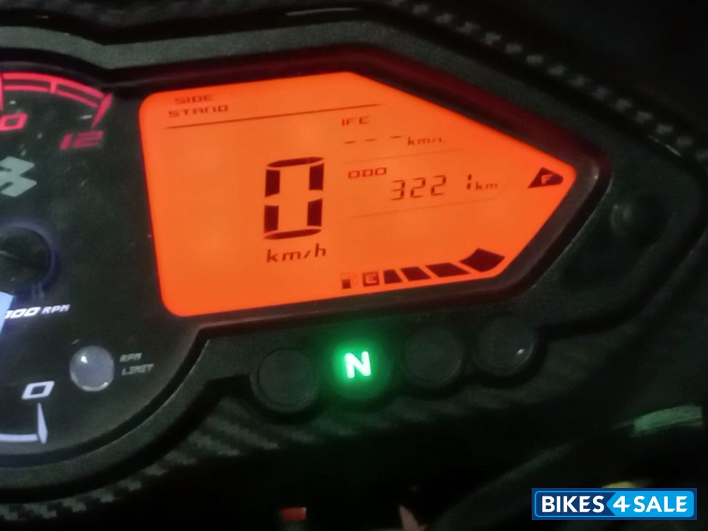 Bajaj Pulsar 125 Carbon Fibre Disc Single Seat Bajaj Pulsar 125 Carbon Fibre Disc Single Seat