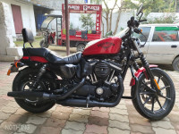 Red Harley Davidson Iron 883