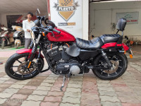Red Harley Davidson Iron 883