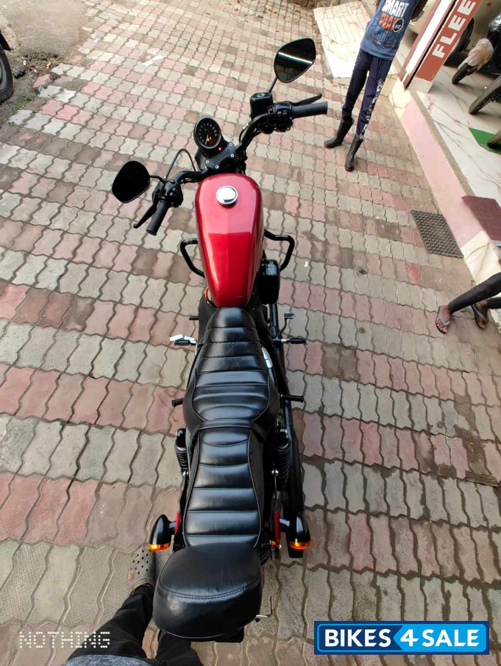 Red Harley Davidson Iron 883