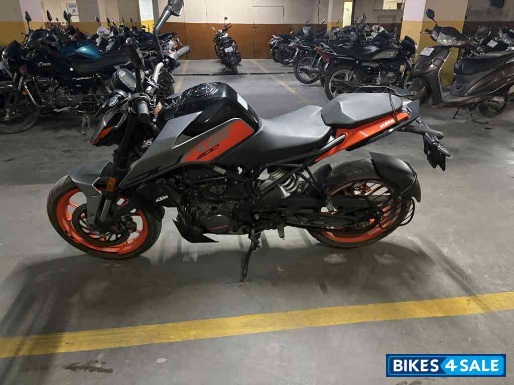 Grey Orange KTM Duke 200 ABS