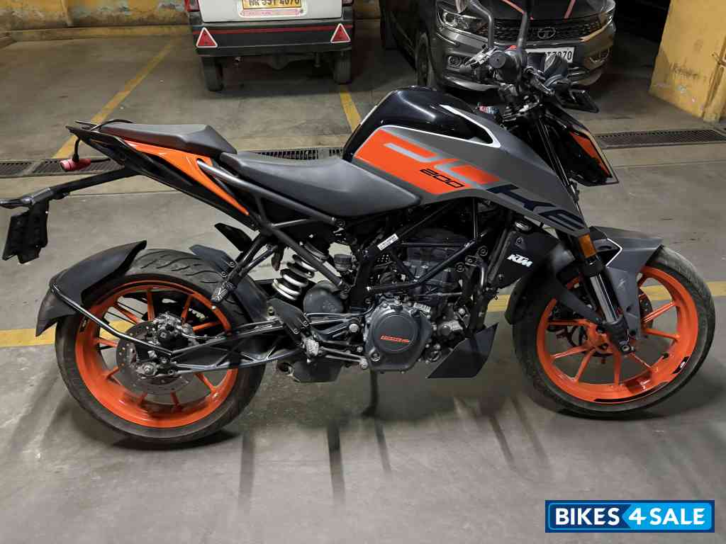 Grey Orange KTM Duke 200 ABS