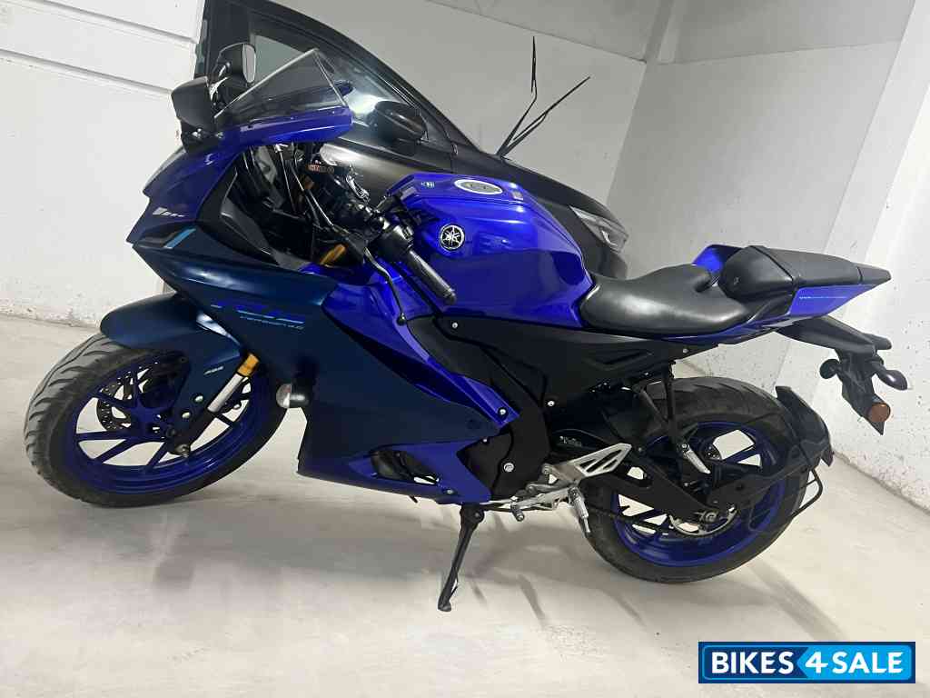 Yamaha R15 V4