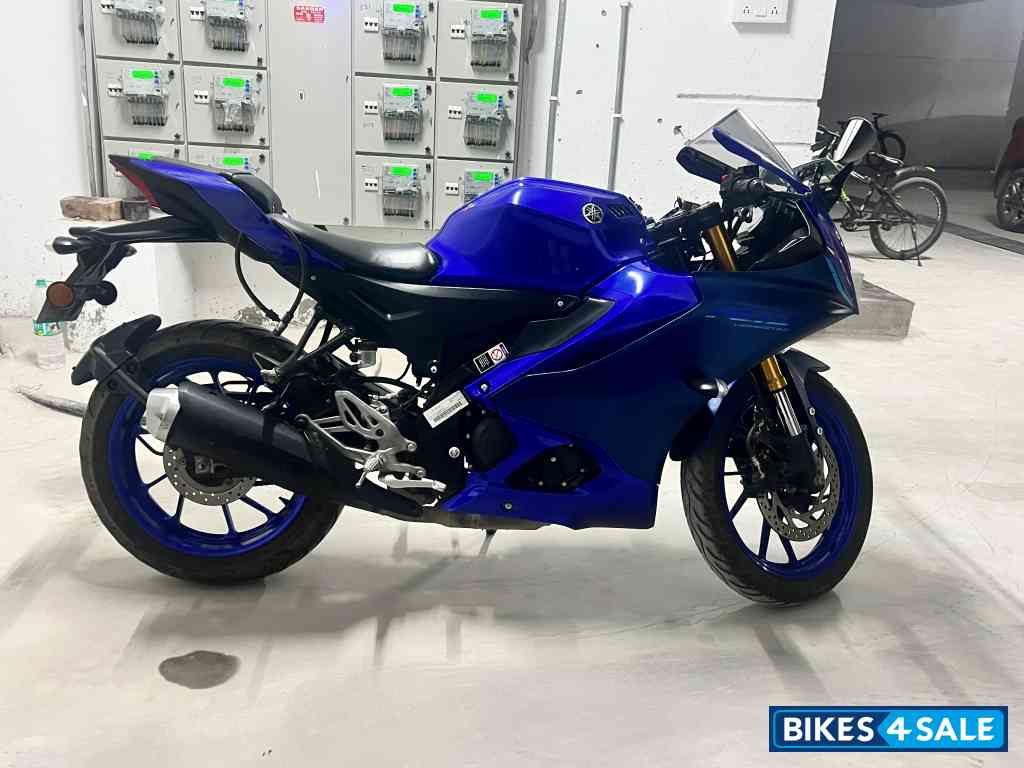 Yamaha R15 V4