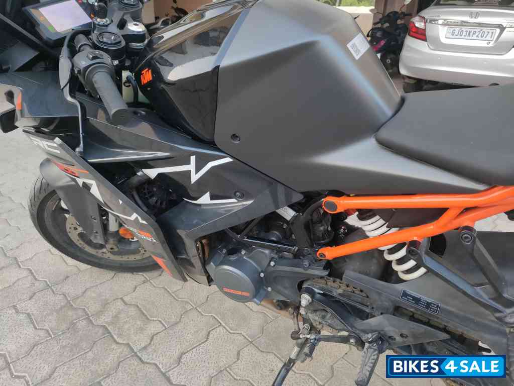 Black KTM RC 200 2024