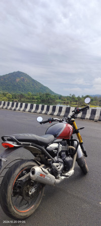 Carnival Red Triumph Speed 400