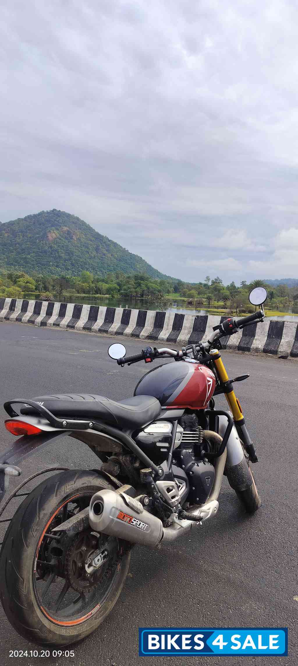 Carnival Red Triumph Speed 400