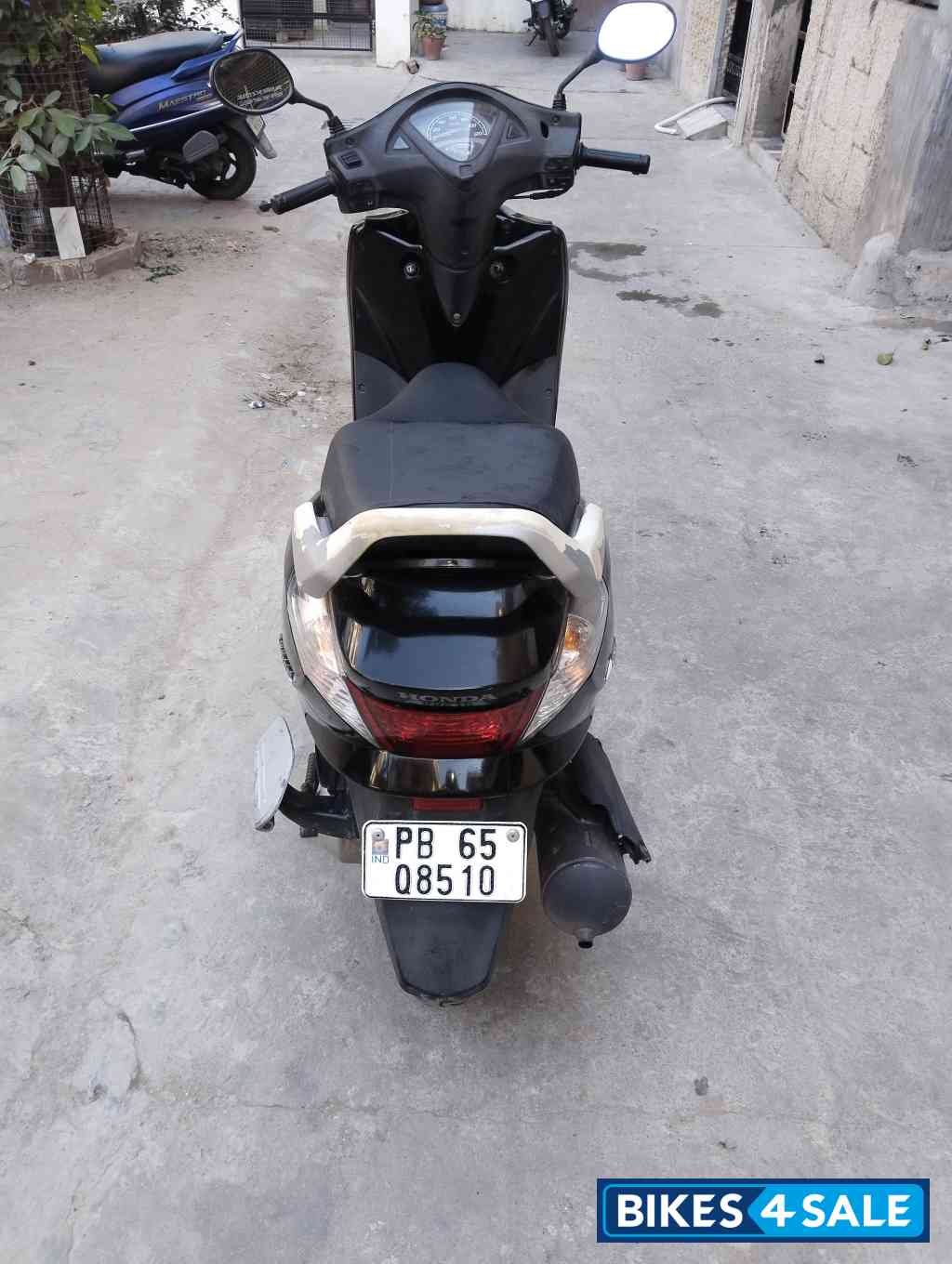Black Ebony Colour Honda Aviator