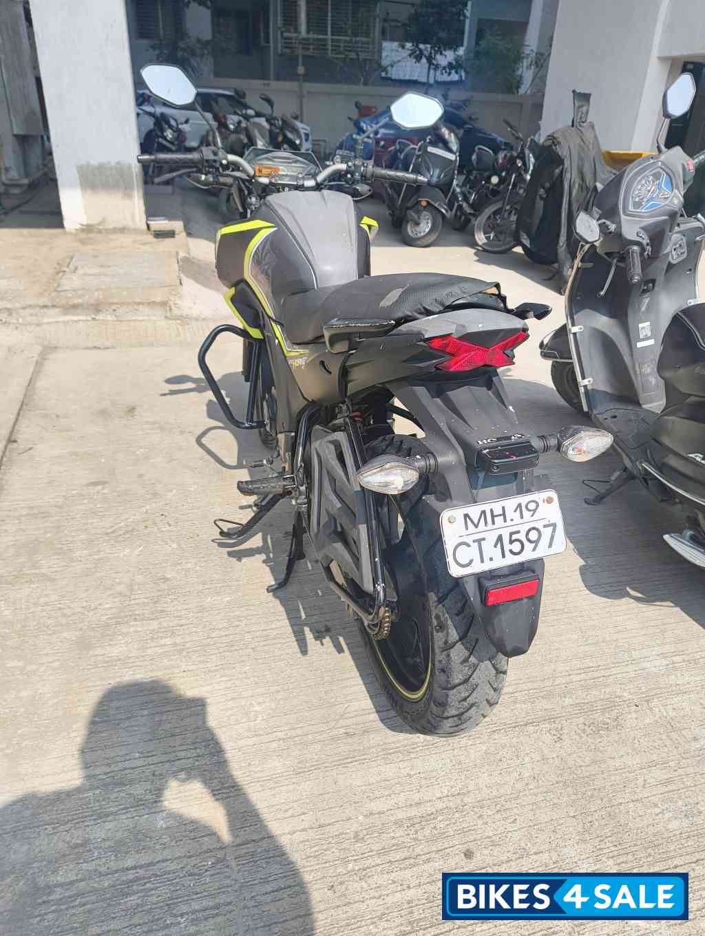 Honda CB Hornet 160R