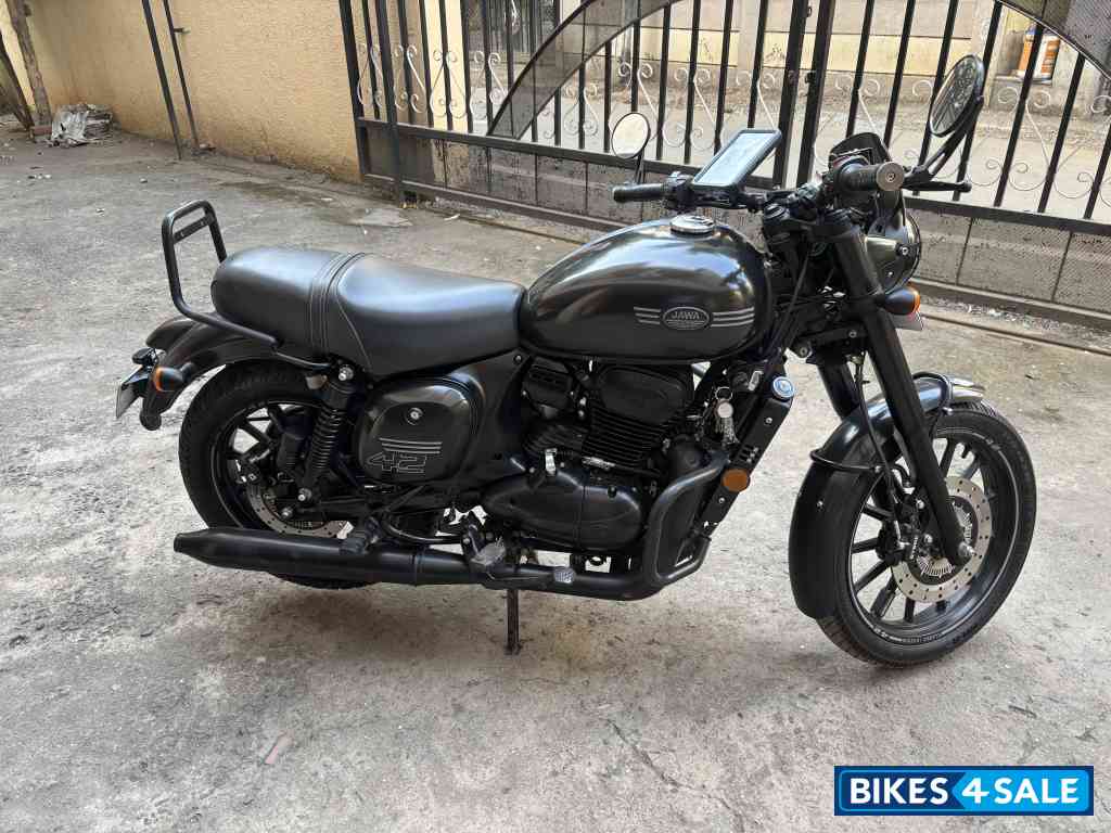 Black Jawa 42 Dual Channel ABS AllStar Black Black Jawa 42 Dual Channel ABS AllStar Black