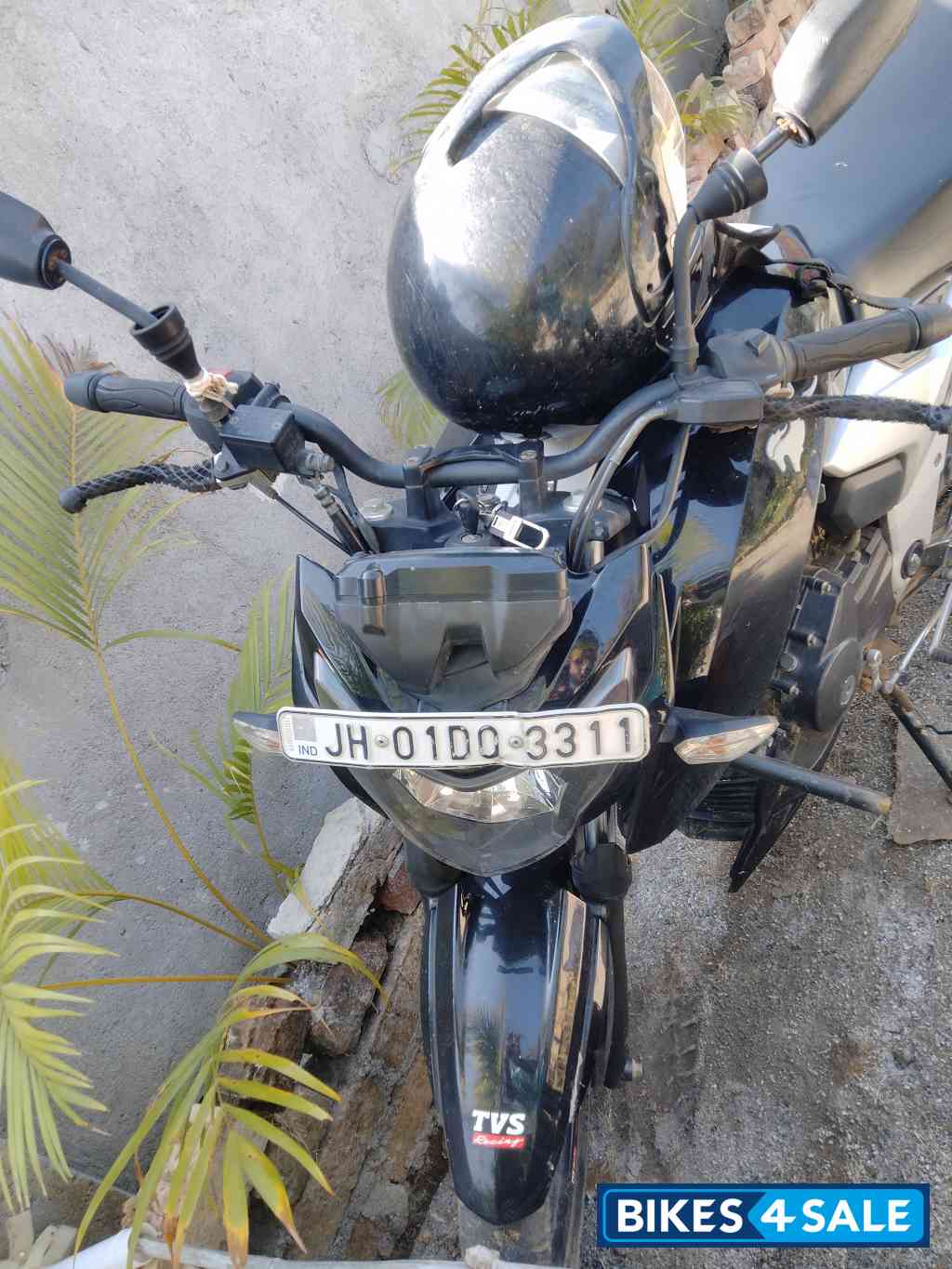 TVS Apache RTR 160 4V