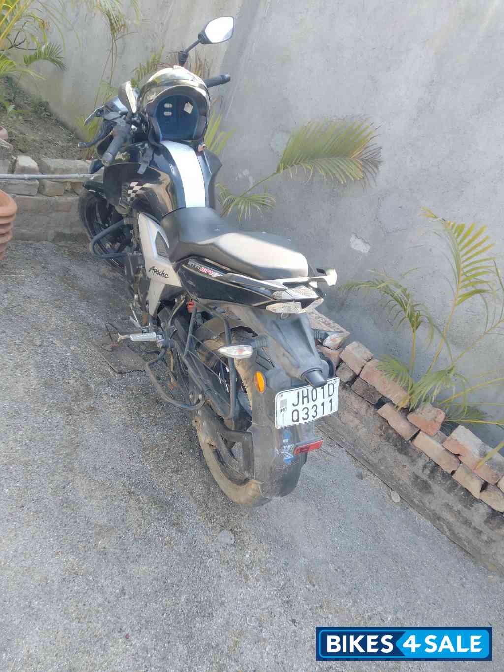 TVS Apache RTR 160 4V