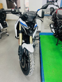 Bajaj Pulsar N250 2024