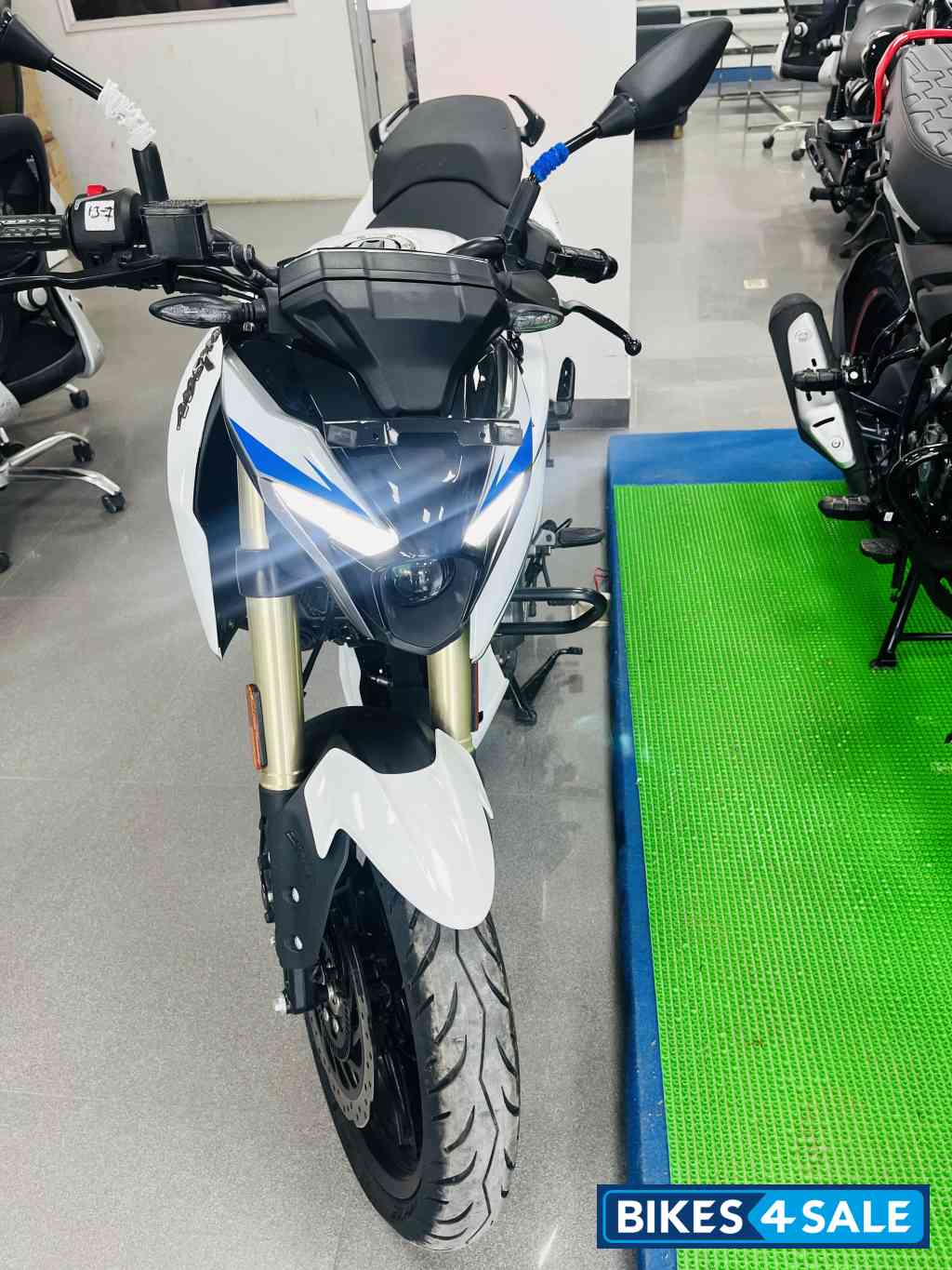 Bajaj Pulsar N250 2024