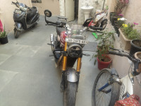 Red Triumph Speed 400