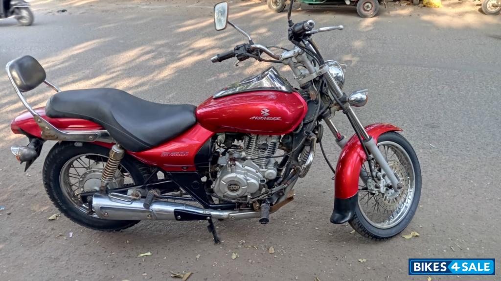 Bajaj Avenger 220 DTS-i