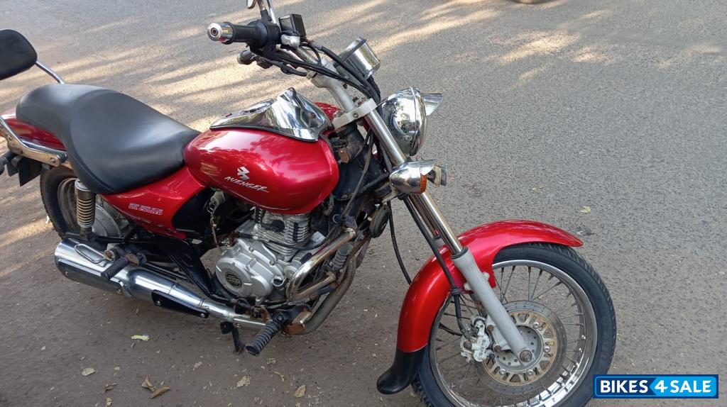 Bajaj Avenger 220 DTS-i