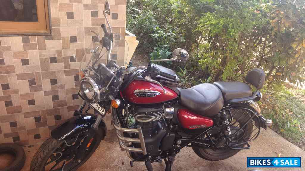 Red And Black Royal Enfield Meteor 350 Supernova