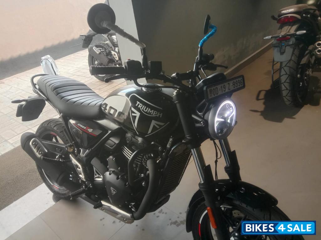 Black Triumph Speed T4