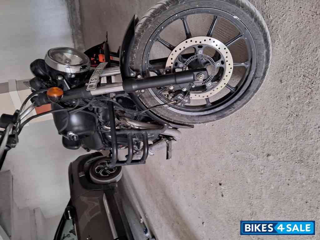 Royal Enfield Meteor 350 Stellar