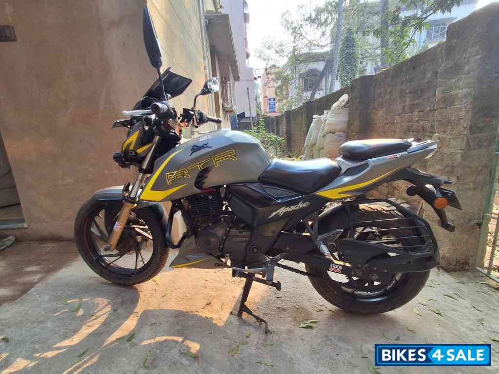 TVS Apache RTR 200 4V Race Edition 2.0 TVS Apache RTR 200 4V Race Edition 2.0