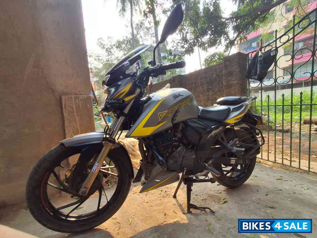 TVS Apache RTR 200 4V Race Edition 2.0