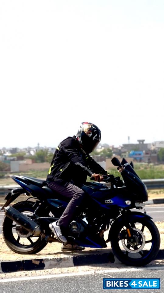 Black Blue Bajaj Pulsar 220F BS6
