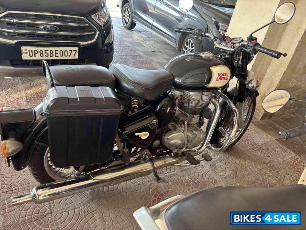Black Royal Enfield Classic 350