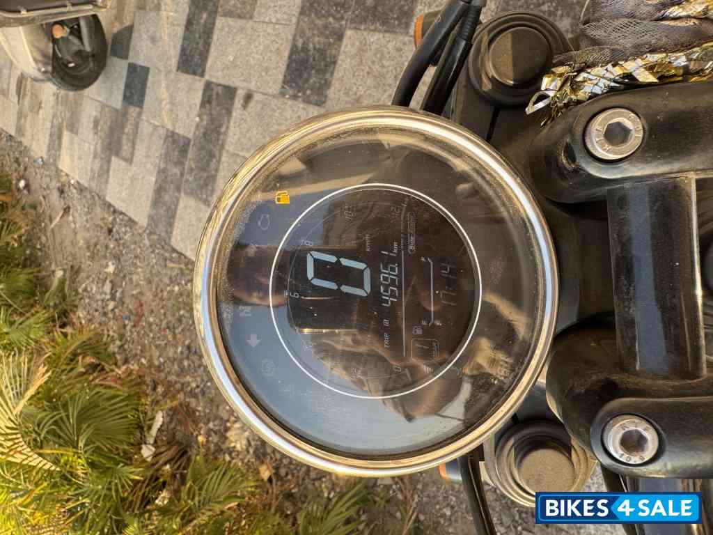 Jawa 42 Bobber Black Mirror