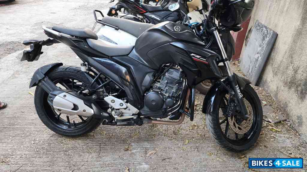 Yamaha FZS 25 BS6