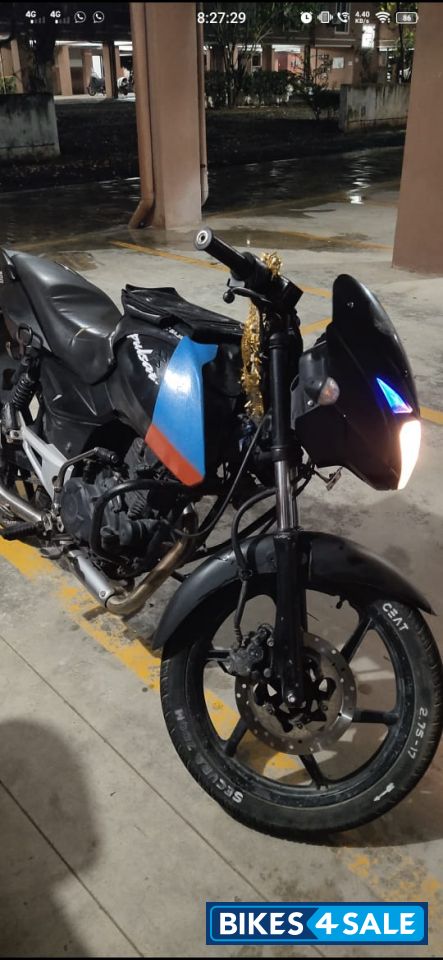Black Bajaj Pulsar 200 DTSi