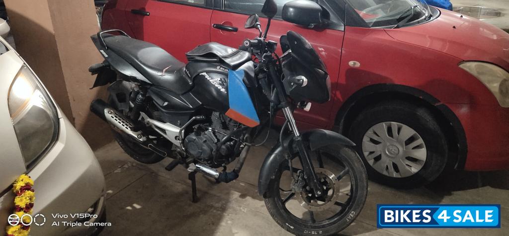 Black Bajaj Pulsar 200 DTSi